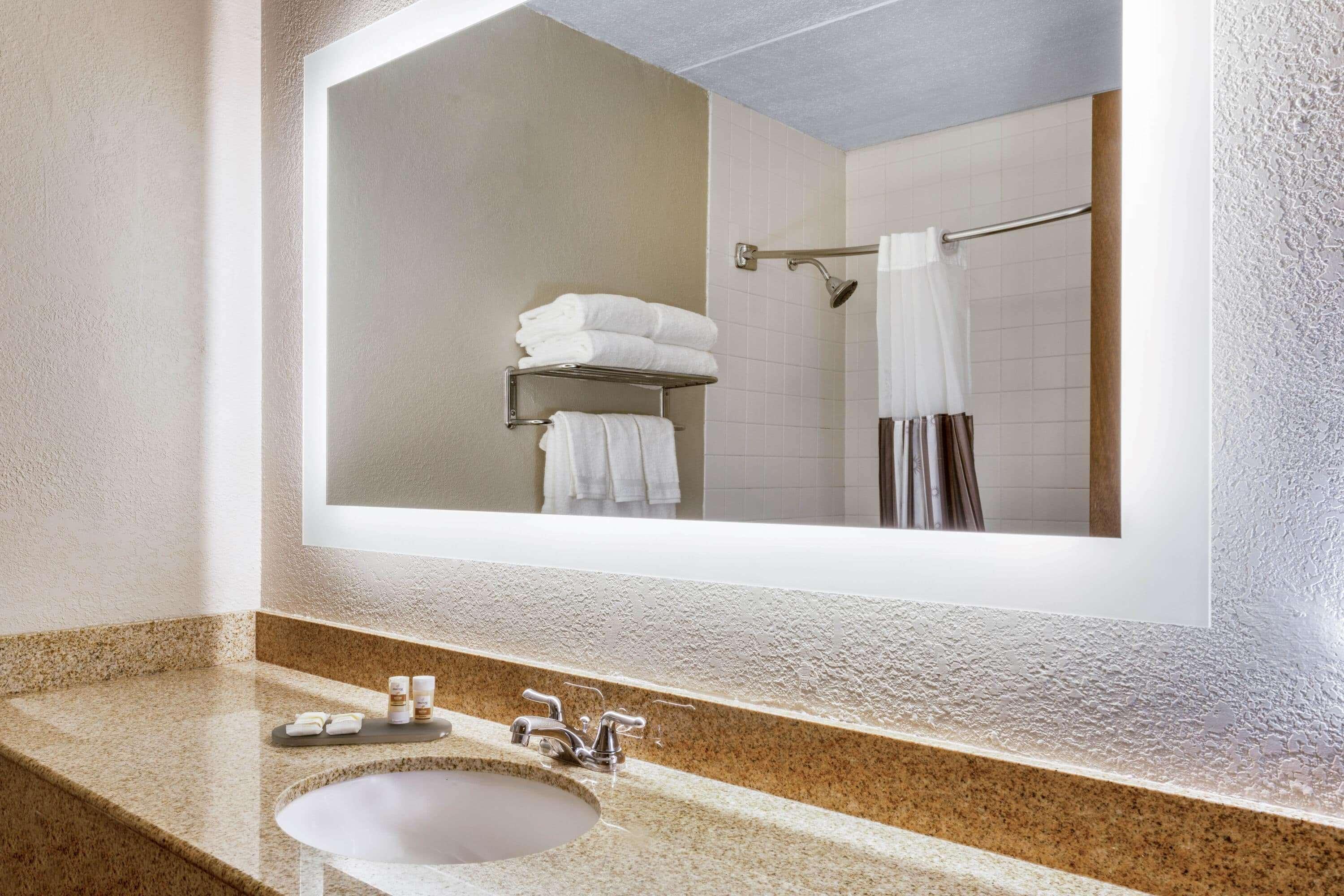 La Quinta Inn By Wyndham Binghamton - Johnson City Buitenkant foto
